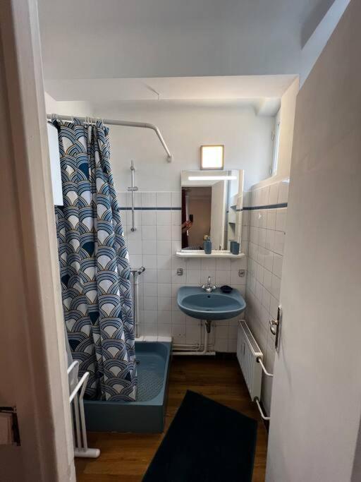 Appartement Avec Balcon En Centre Ville Бурж Екстериор снимка